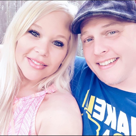 Meet your Posher, Tracie - Picture 2 of 2